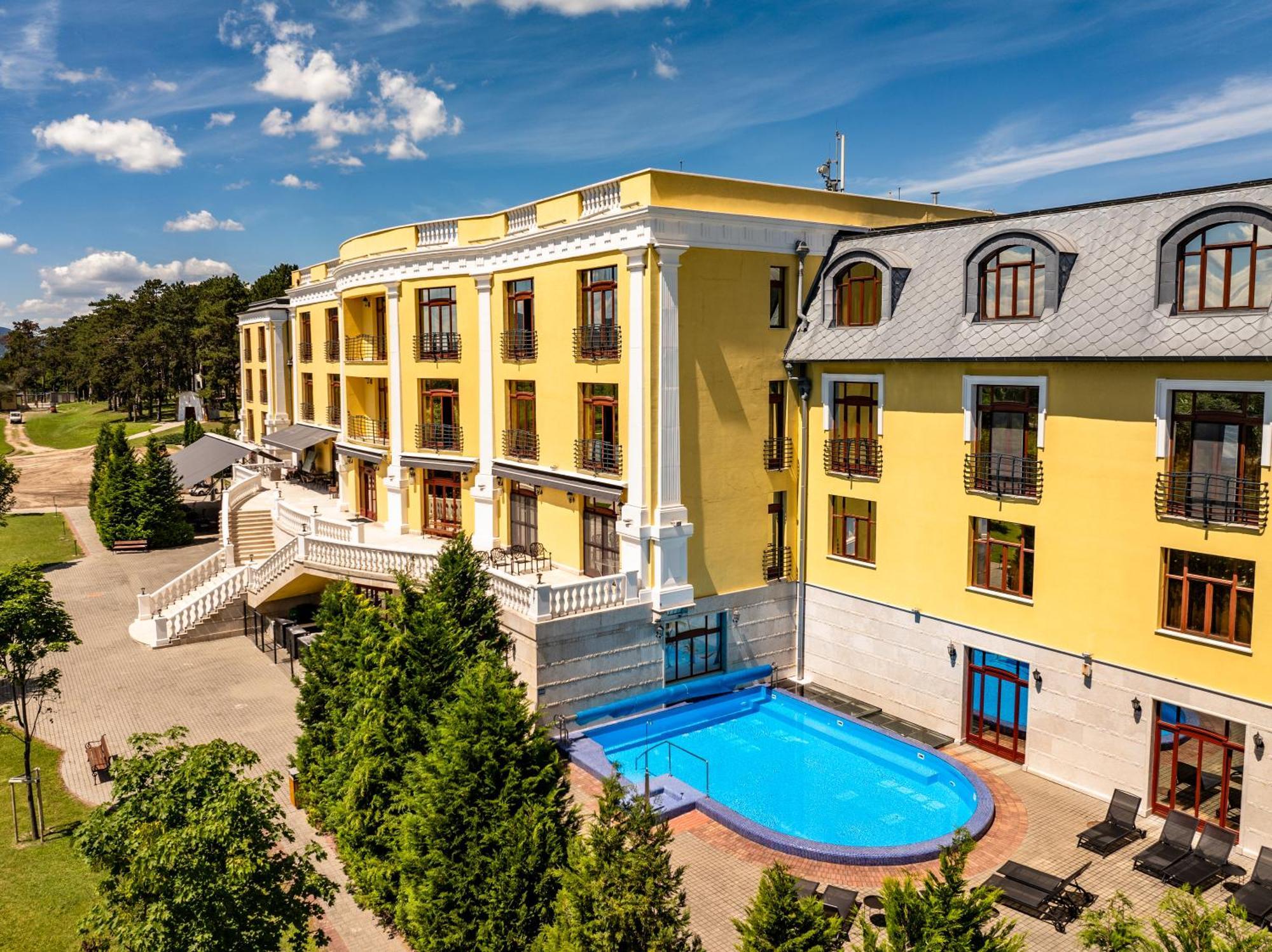 Hotel Golden Palace Göd Zewnętrze zdjęcie