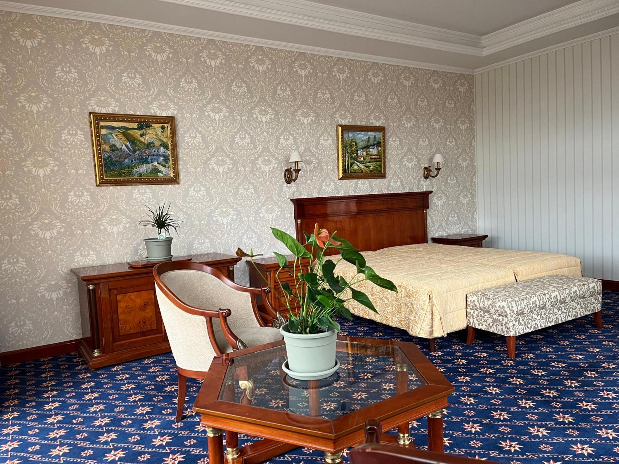 Hotel Golden Palace Göd Zewnętrze zdjęcie